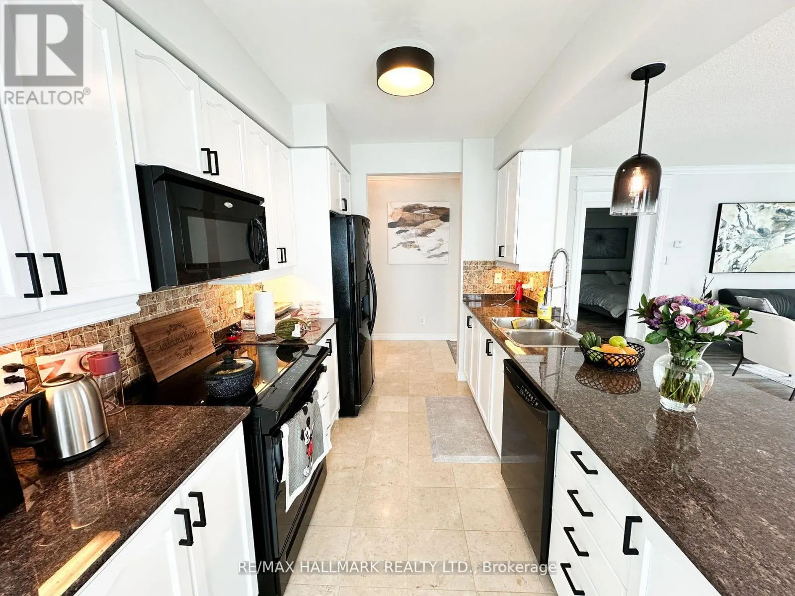 1401 - 100 PROMENADE CIRCLE