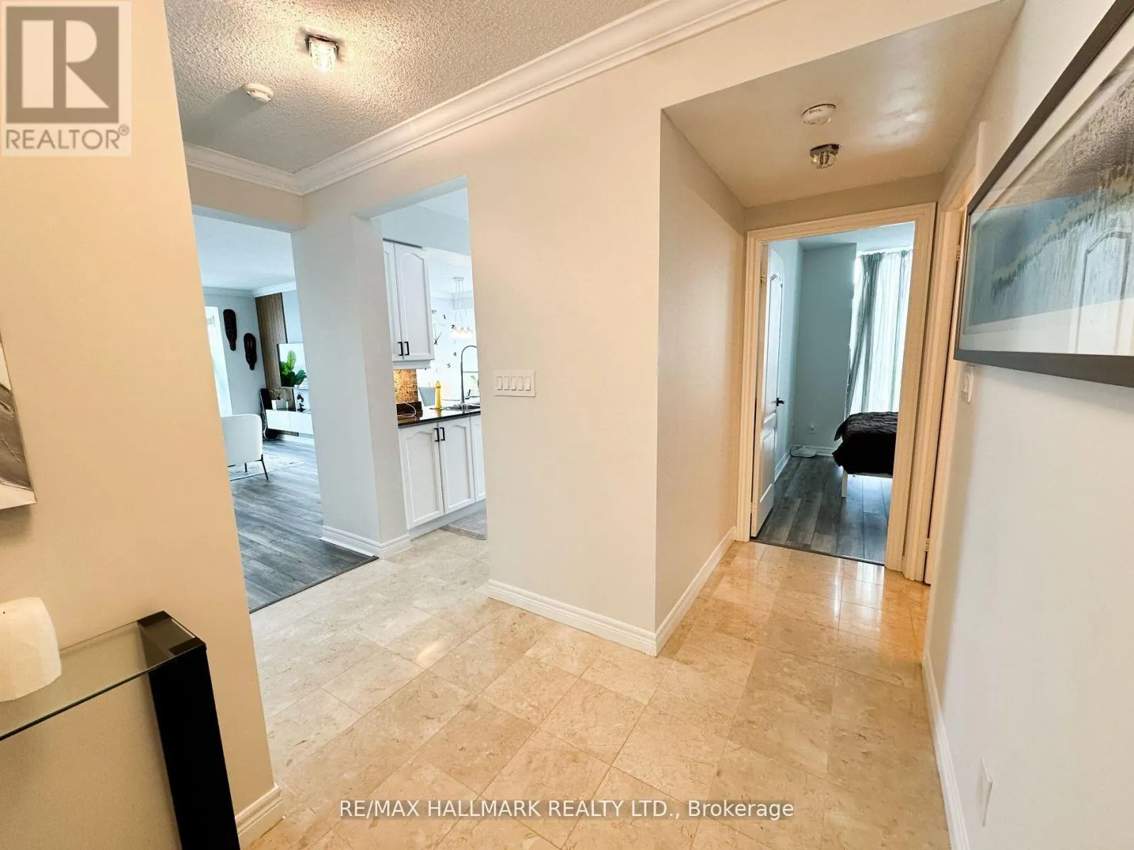 1401 - 100 PROMENADE CIRCLE