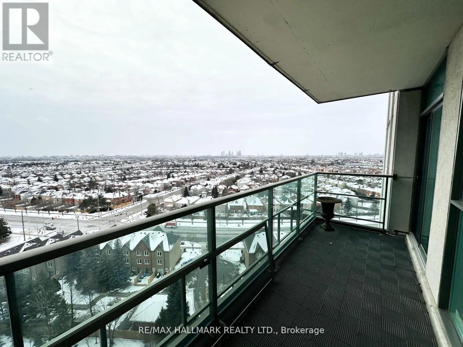 1401 - 100 PROMENADE CIRCLE