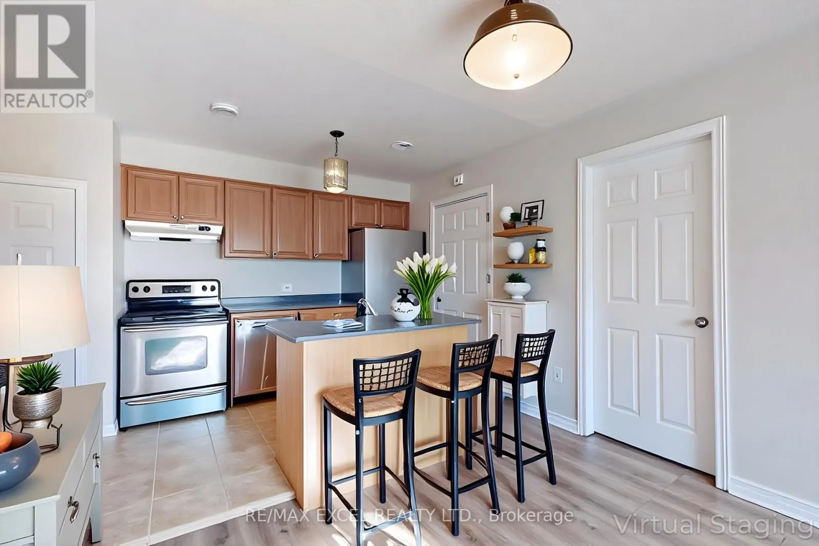 COACH - 525 COUNTRY GLEN ROAD