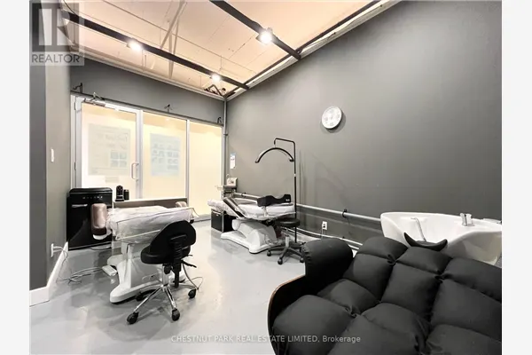 207 - 7181 YONGE STREET