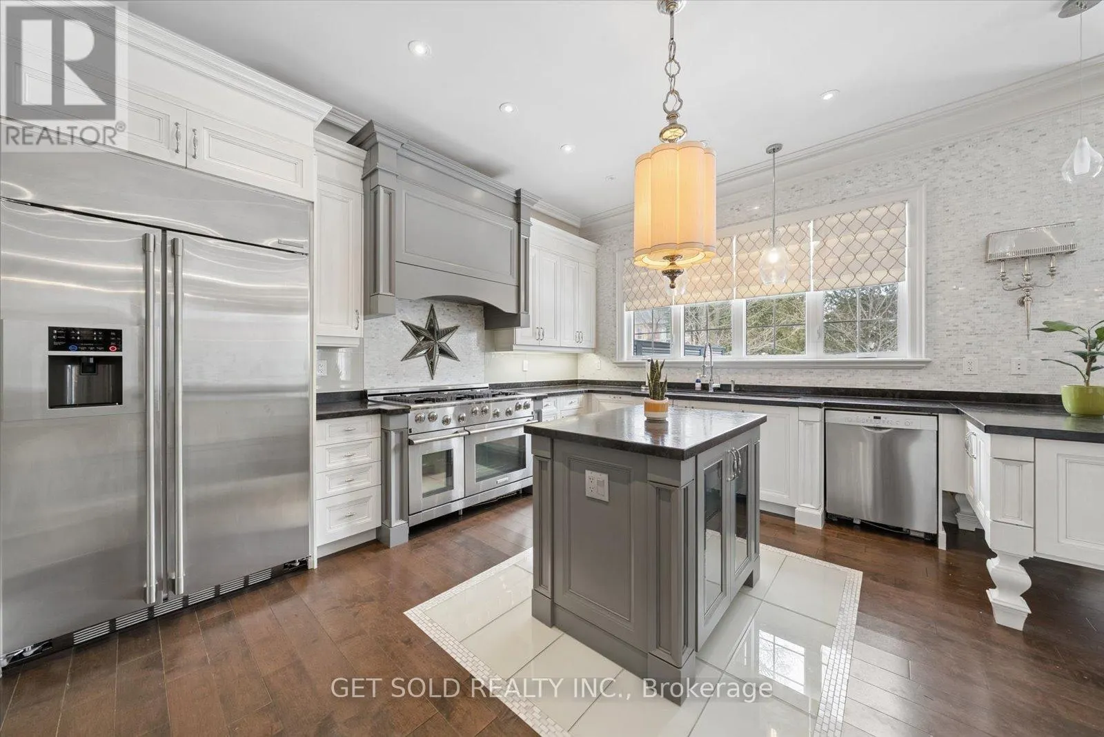 8 THORNHILL AVENUE