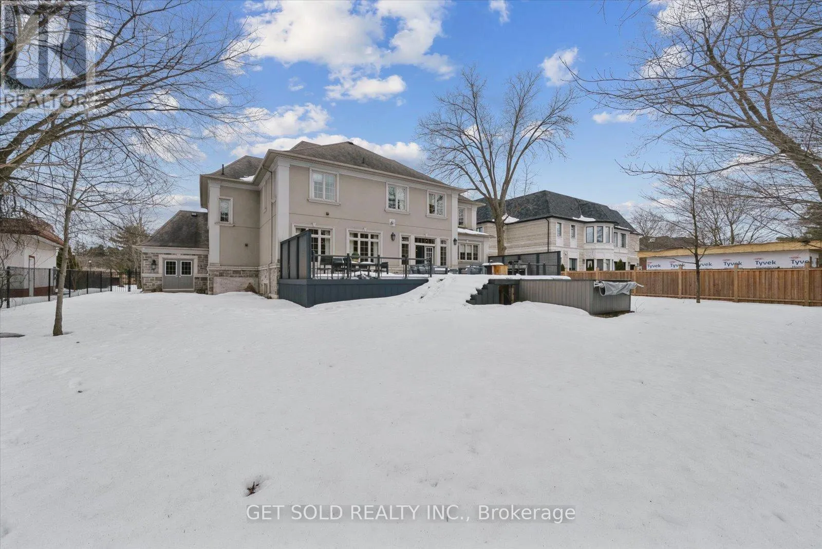8 THORNHILL AVENUE