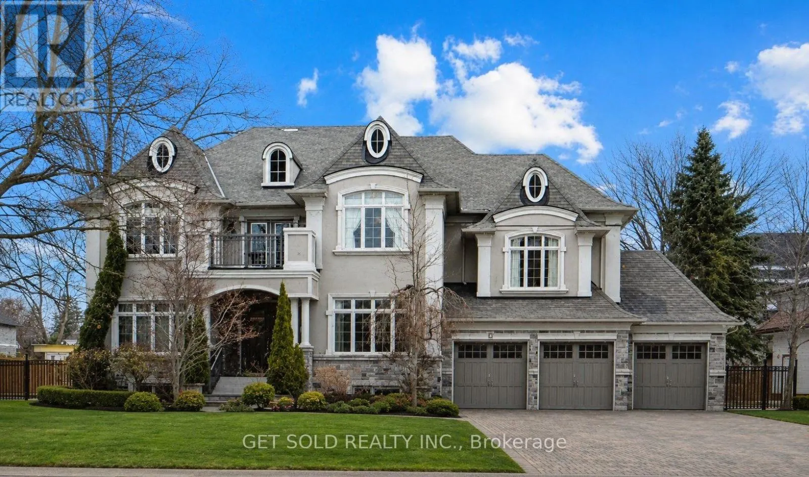 8 THORNHILL AVENUE