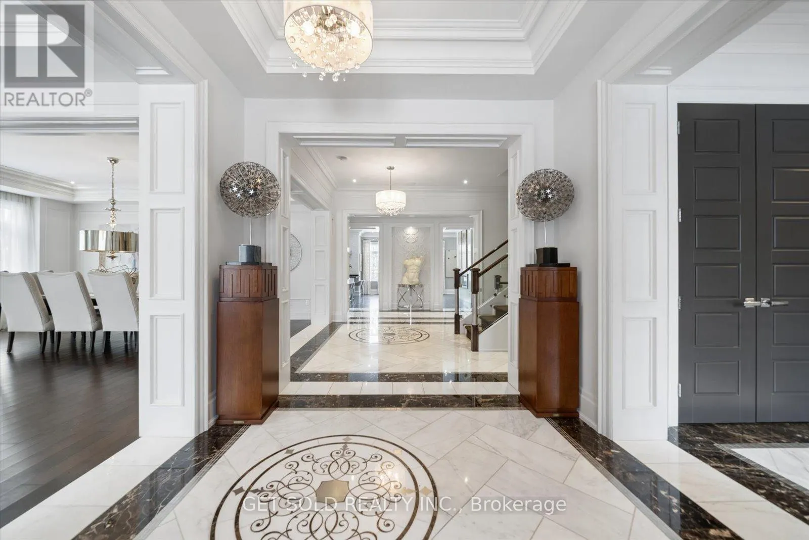 8 THORNHILL AVENUE