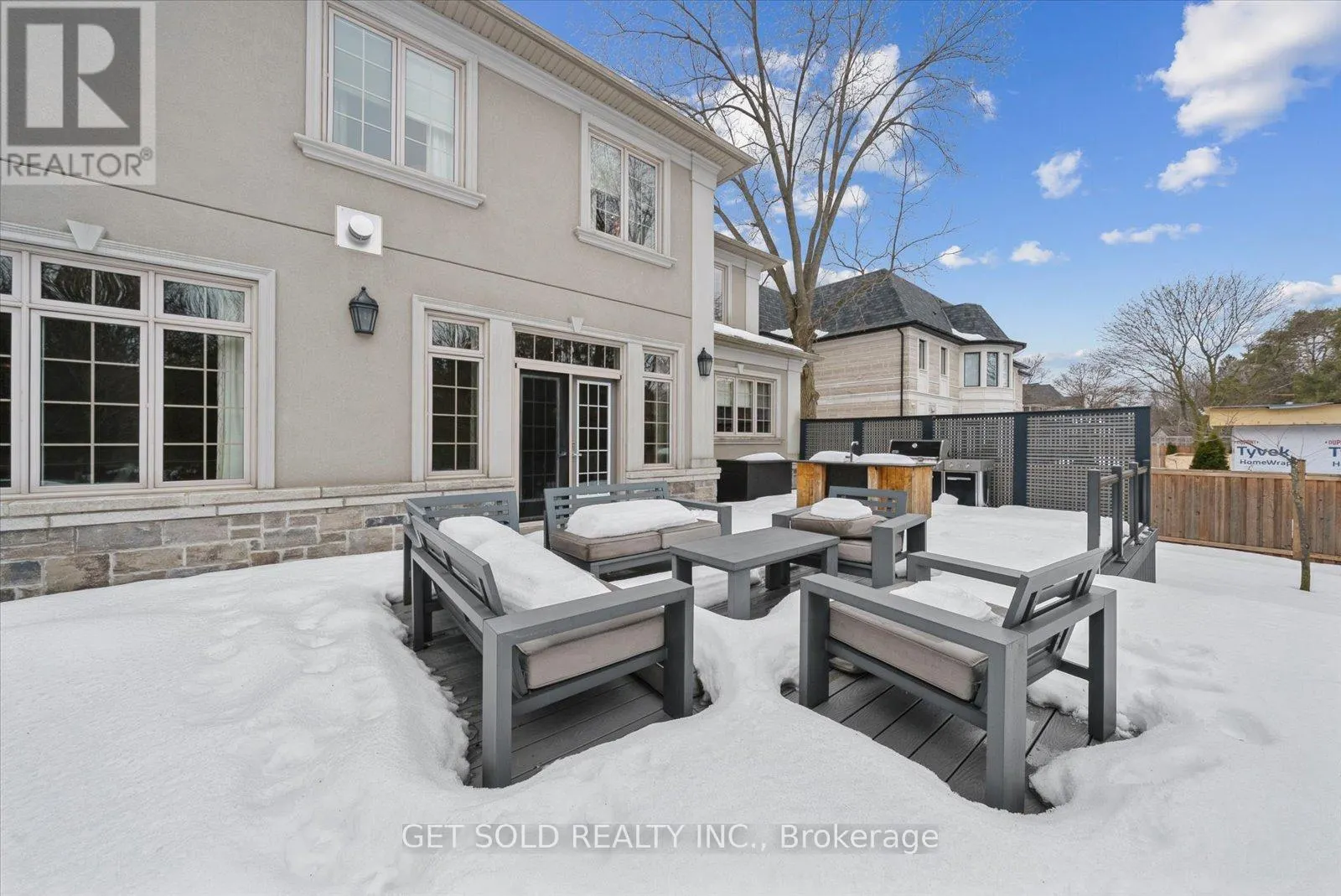 8 THORNHILL AVENUE