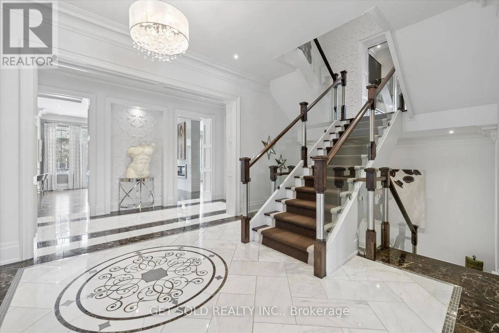 8 THORNHILL AVENUE