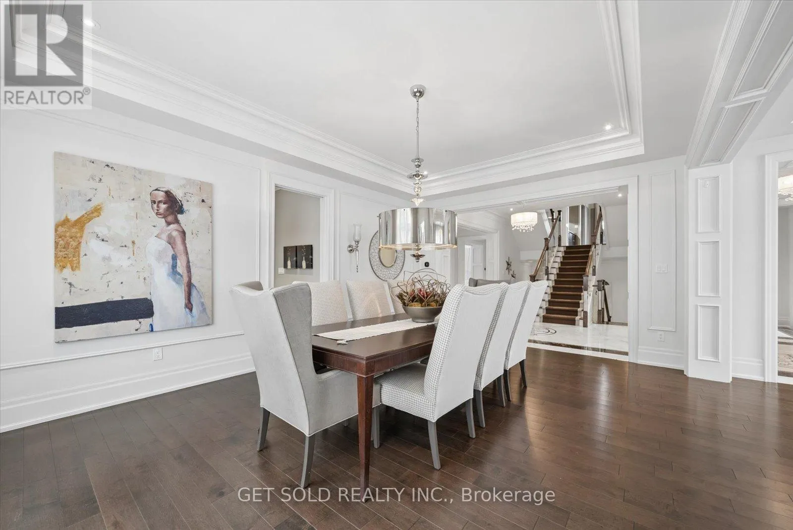 8 THORNHILL AVENUE