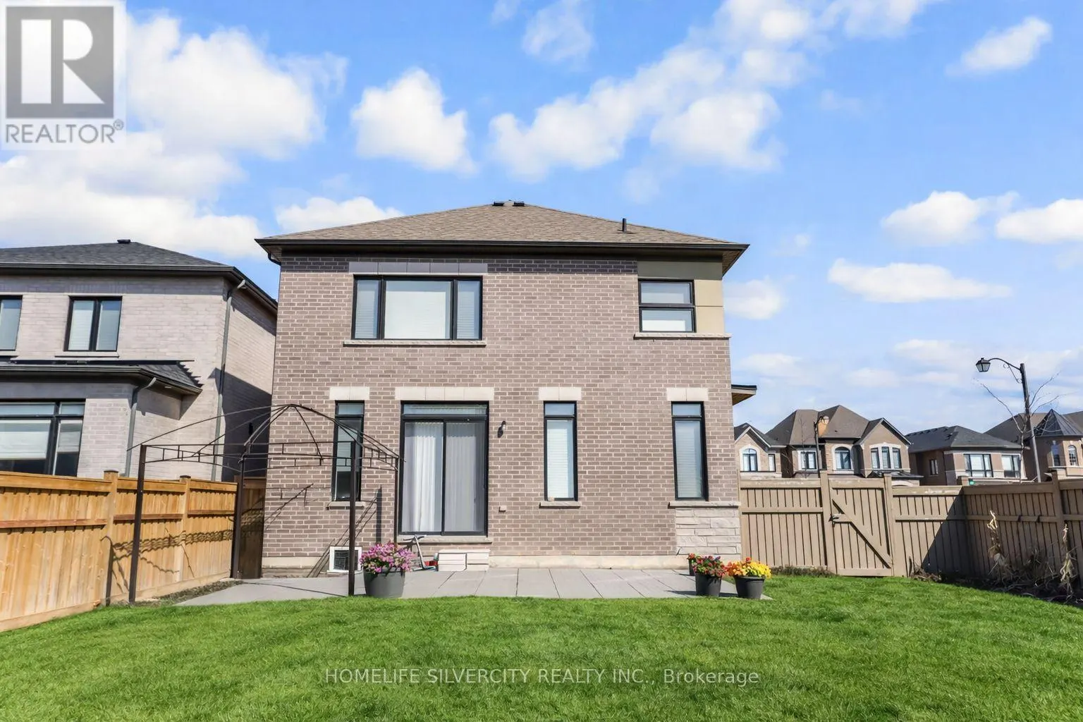 31 CANARD DRIVE