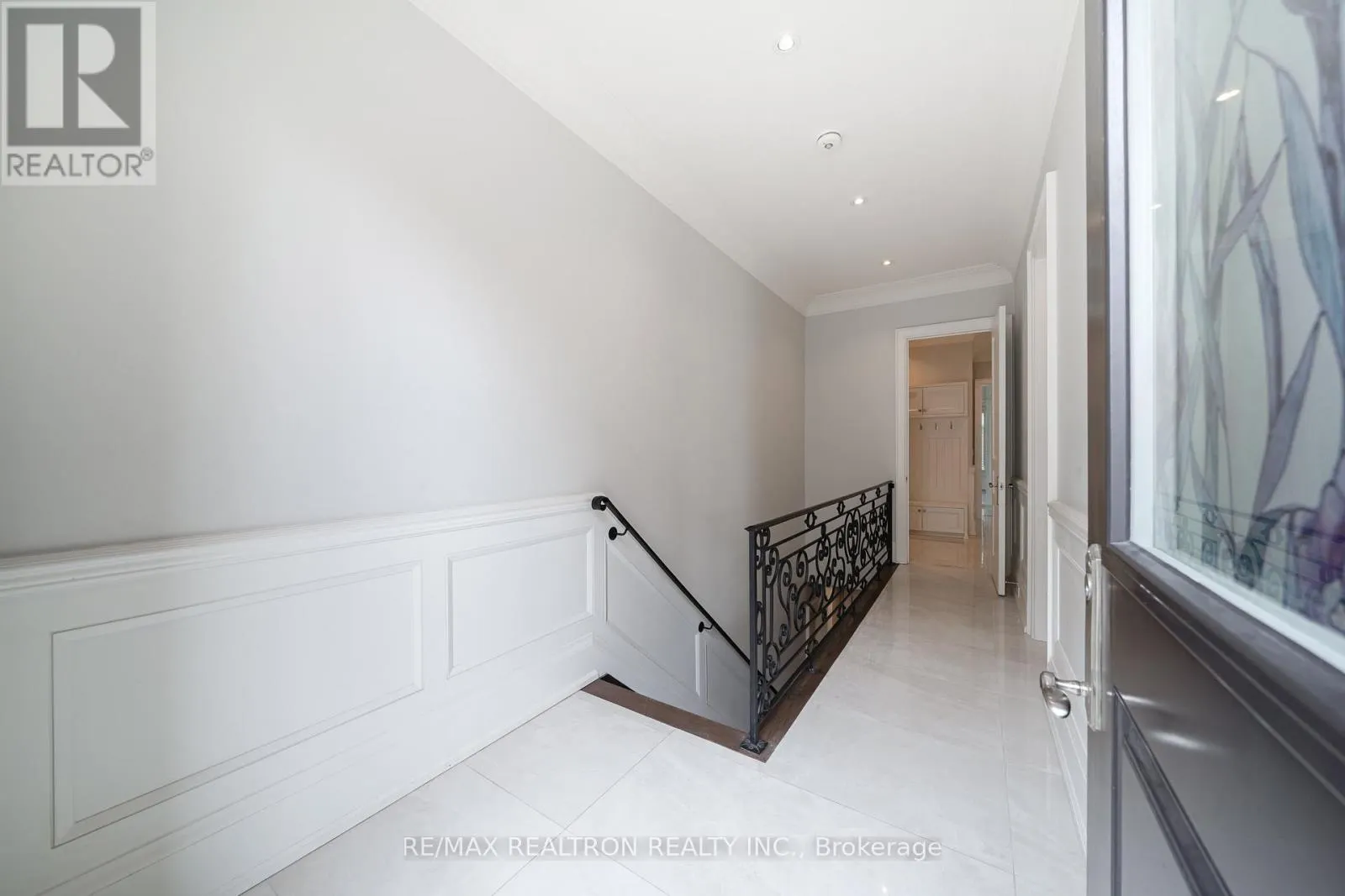 9 THORNBANK ROAD
