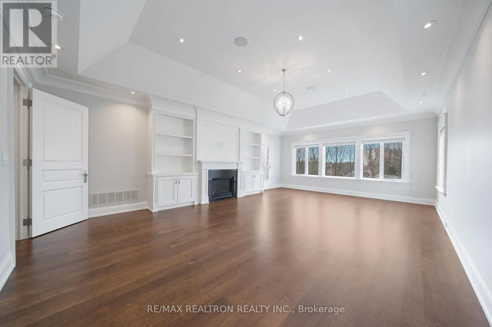 9 THORNBANK ROAD