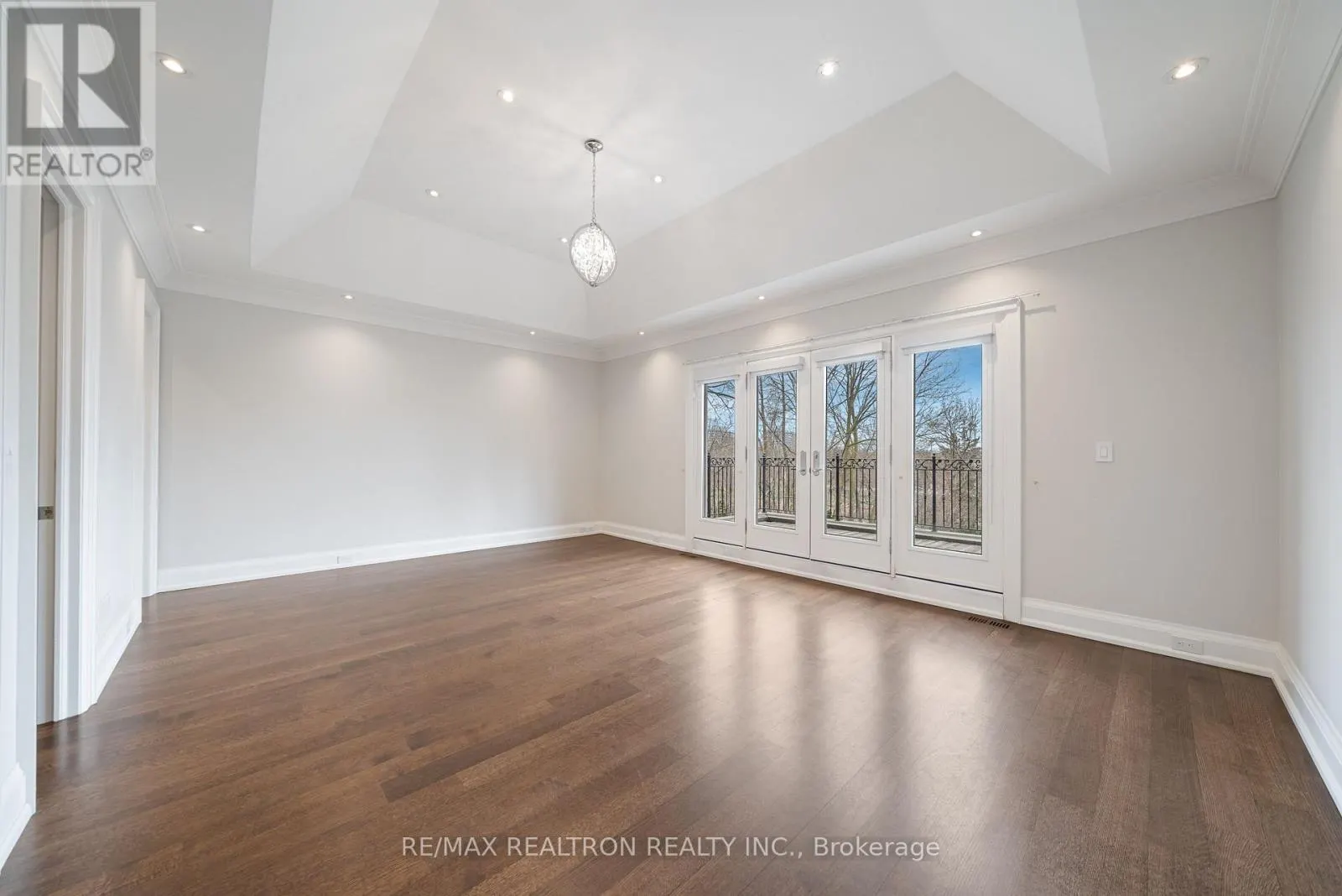 9 THORNBANK ROAD