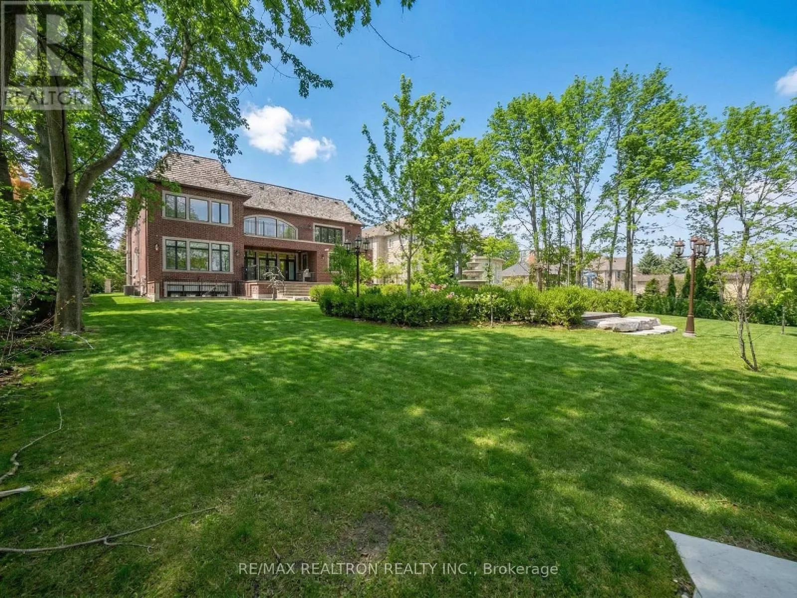 9 THORNBANK ROAD