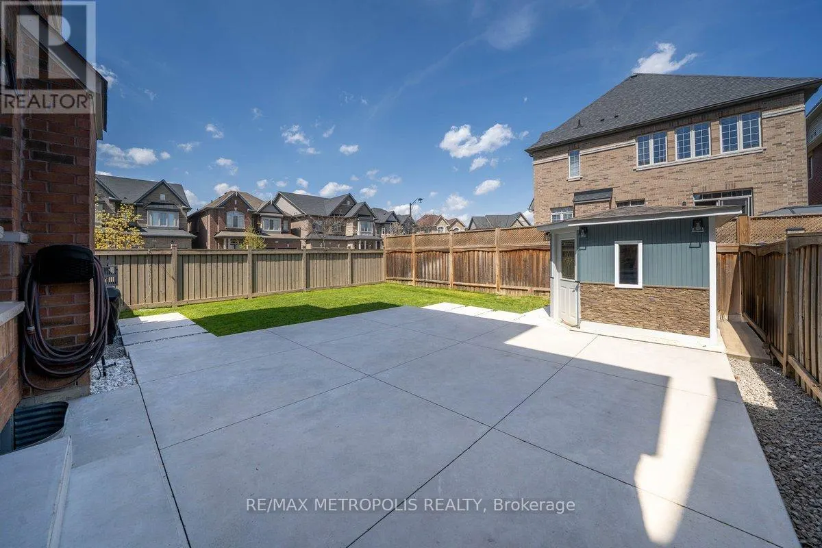 115 PELEE AVENUE