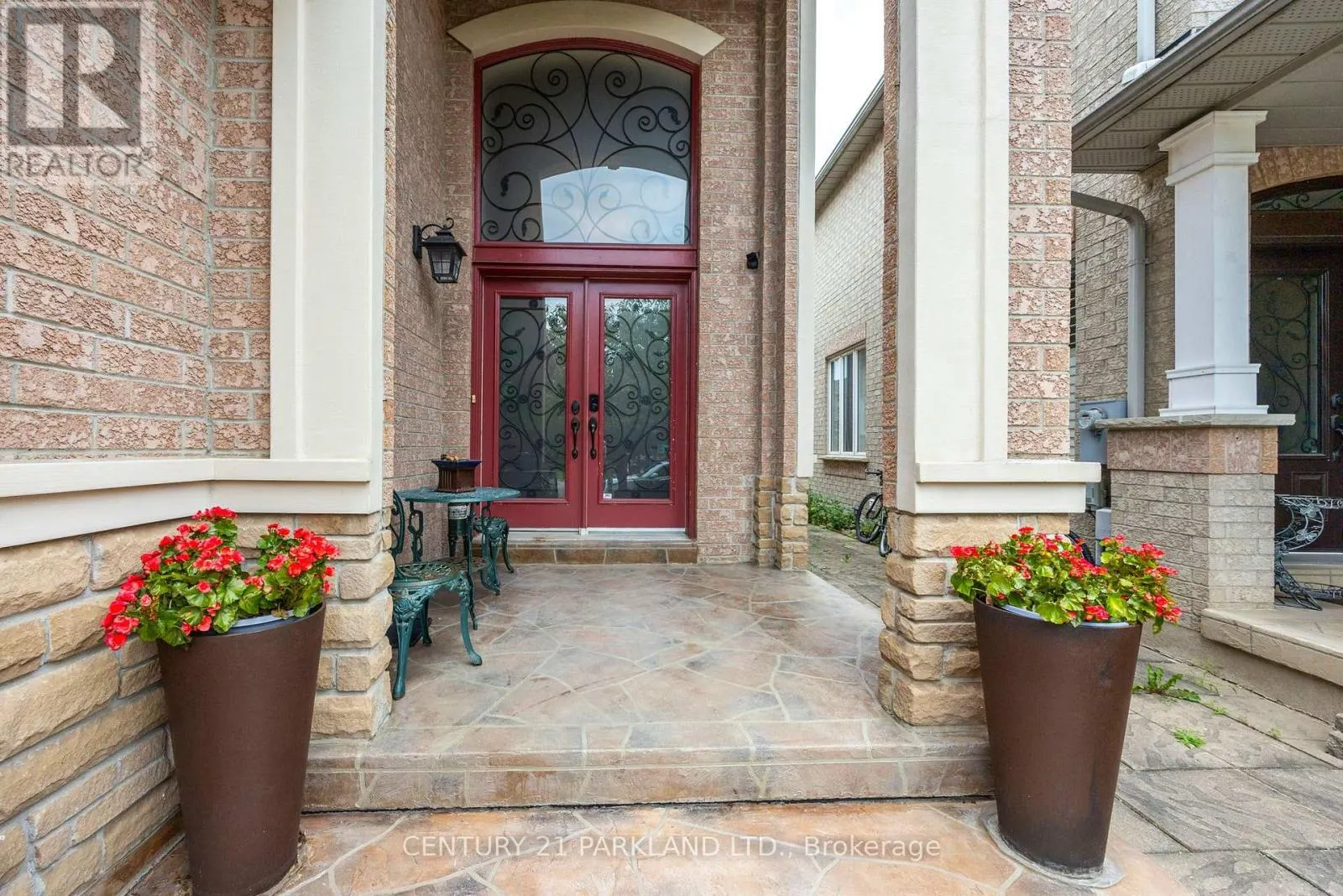 40 LADY FERN DRIVE