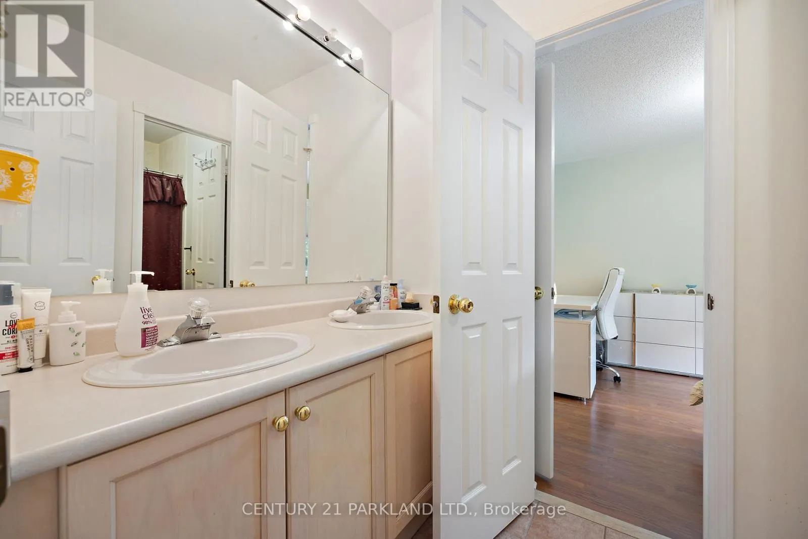 40 LADY FERN DRIVE