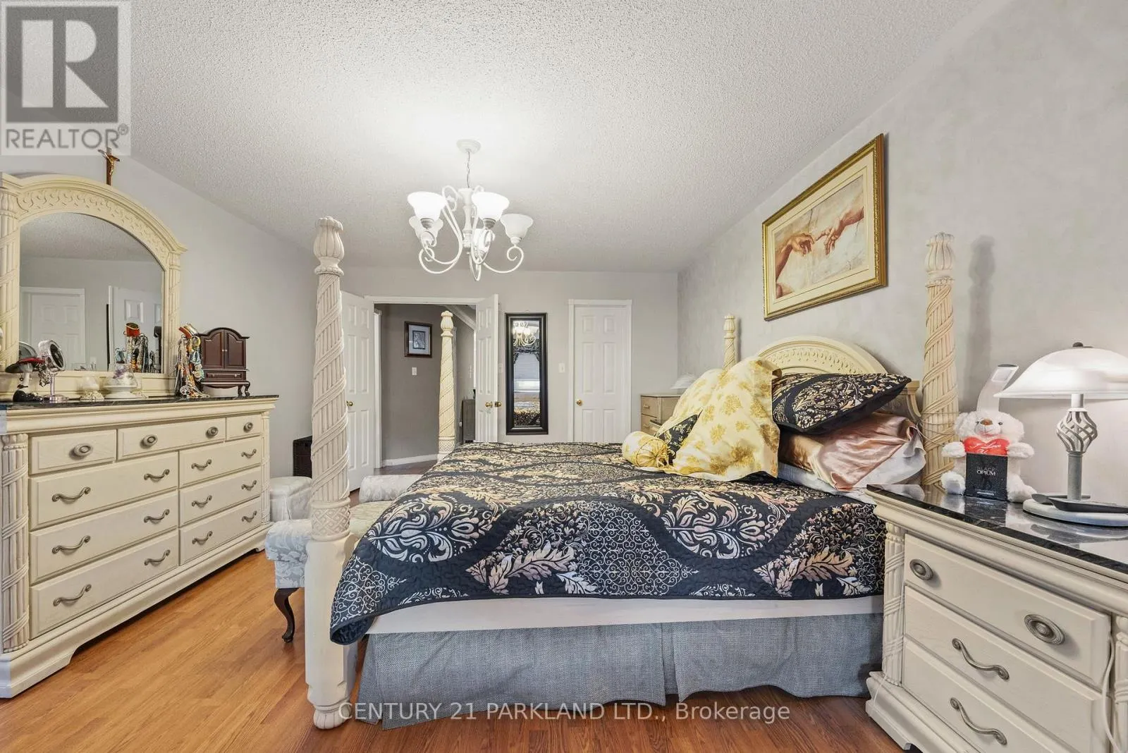 40 LADY FERN DRIVE
