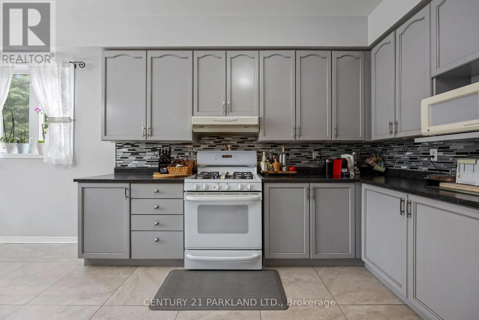 40 LADY FERN DRIVE