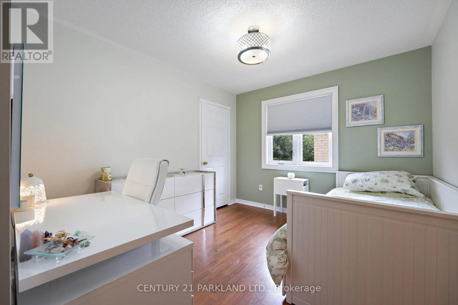40 LADY FERN DRIVE