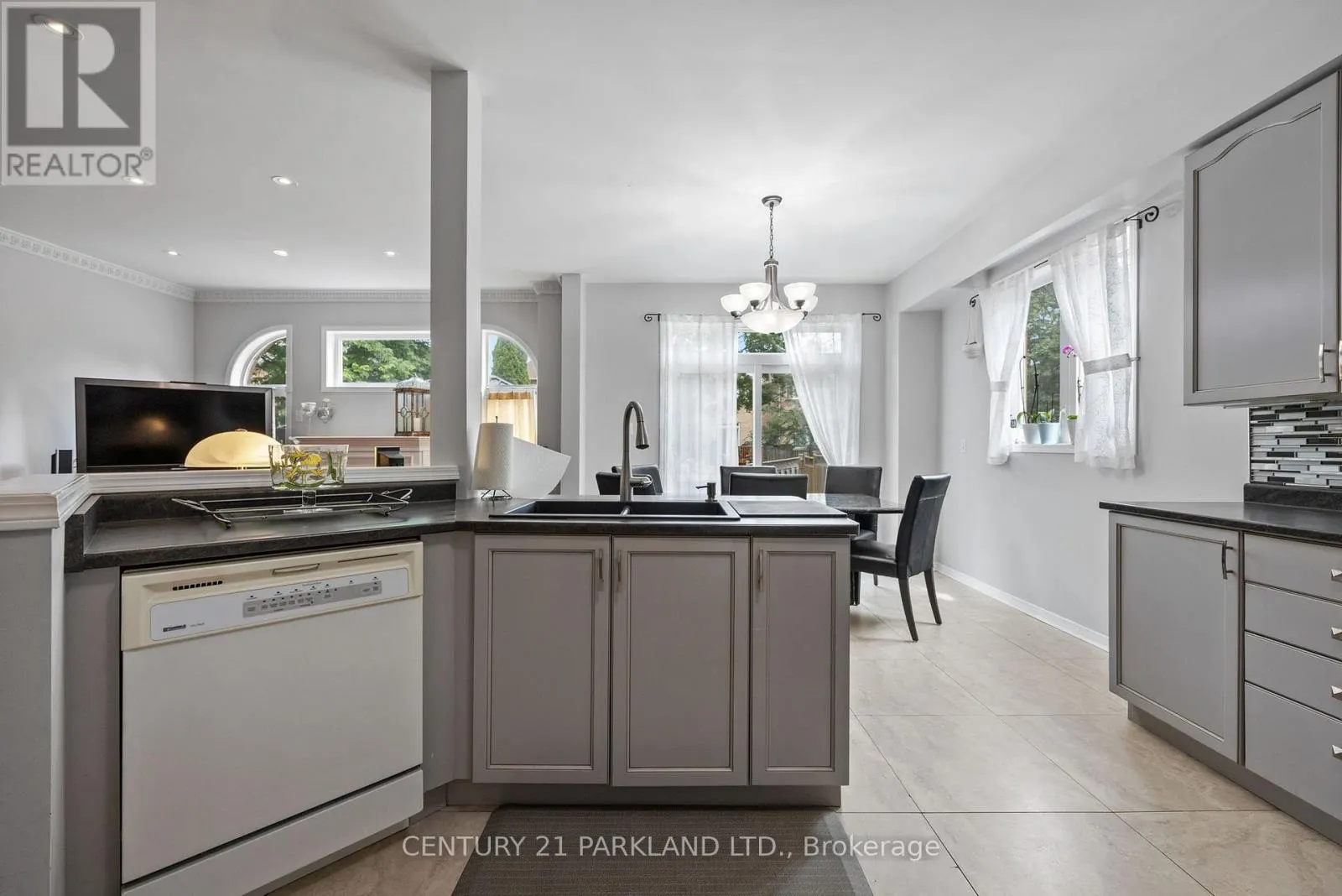 40 LADY FERN DRIVE