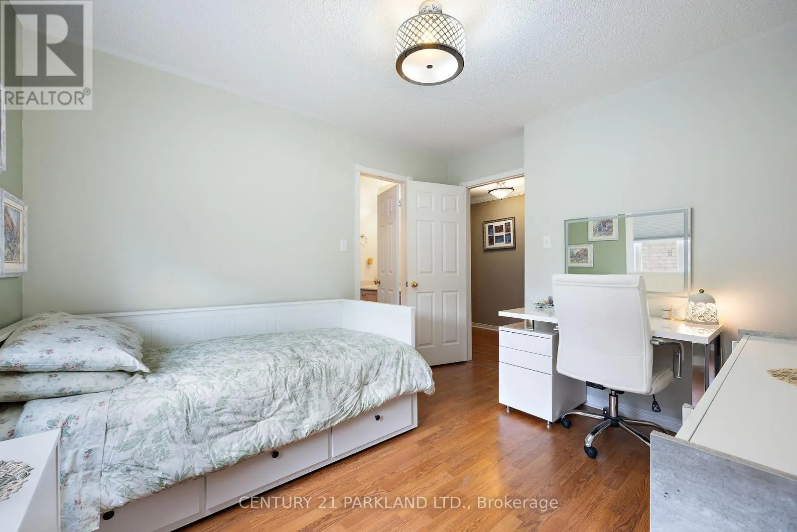 40 LADY FERN DRIVE