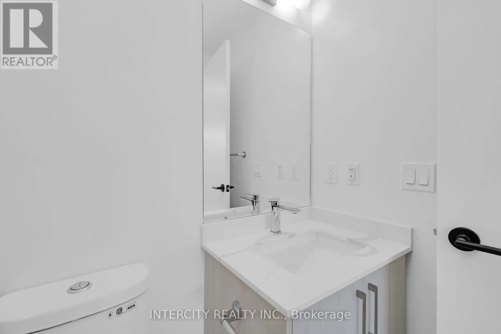227 - 2075 KING ROAD