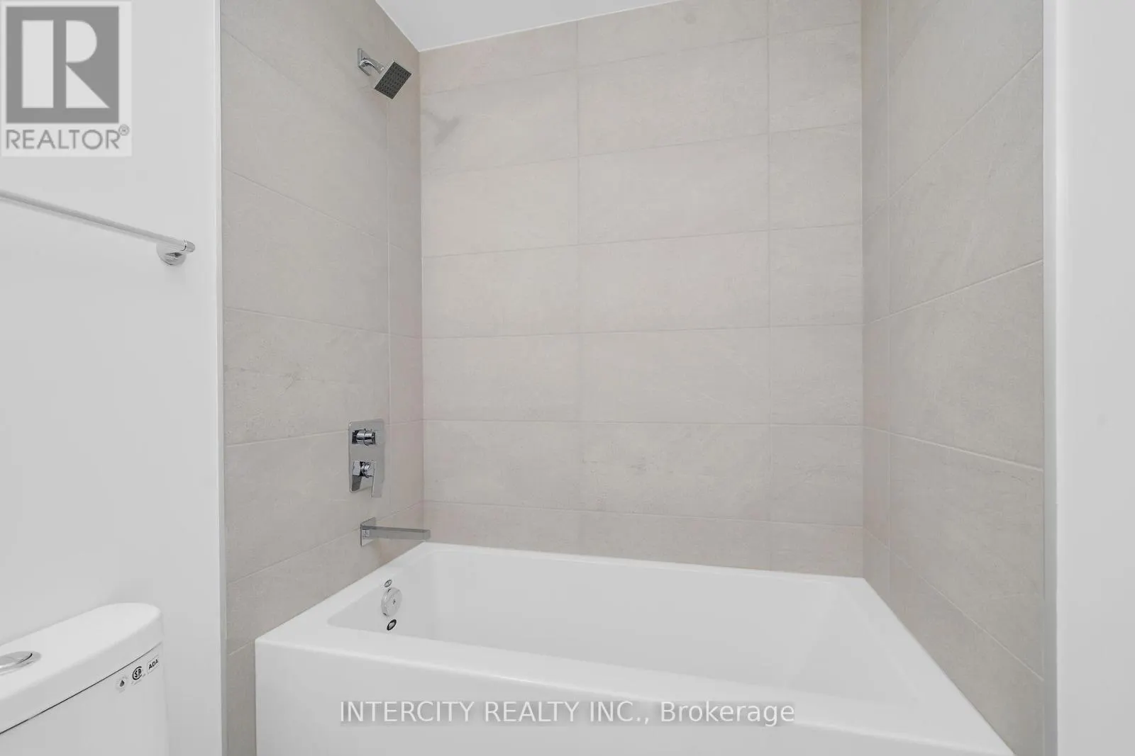 227 - 2075 KING ROAD