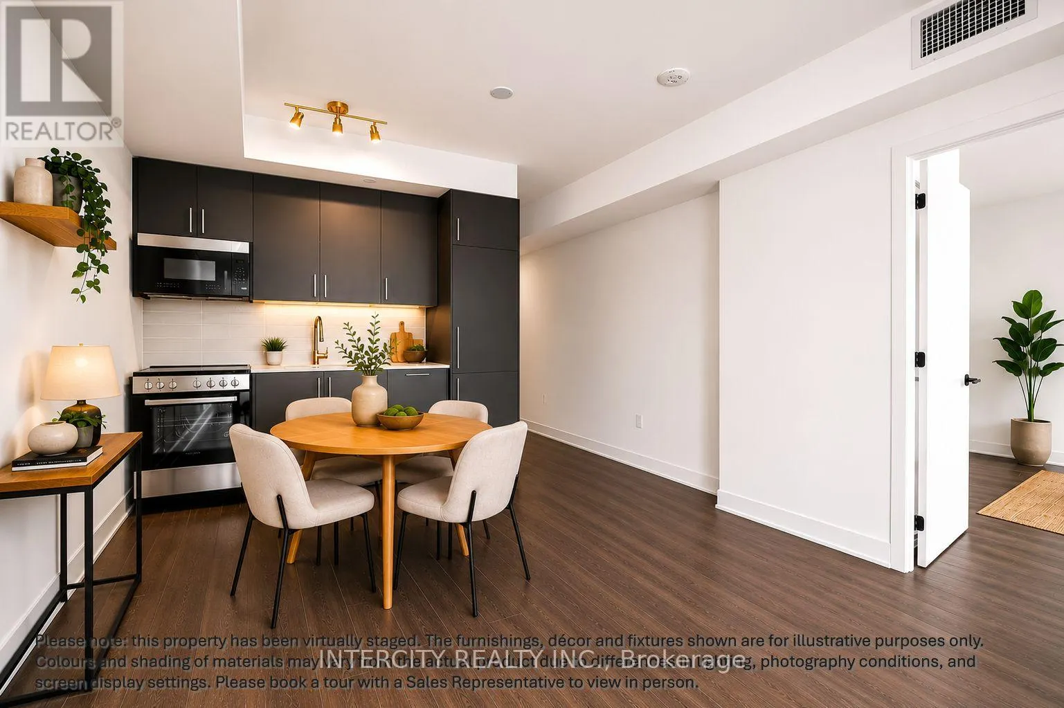 215 - 2075 KING ROAD