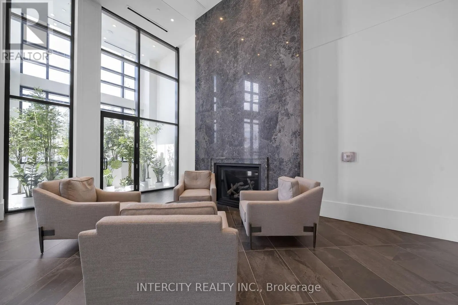 312 - 2075 KING ROAD