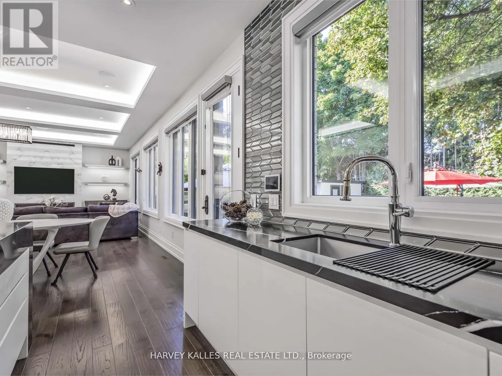 10 MALAREN ROAD