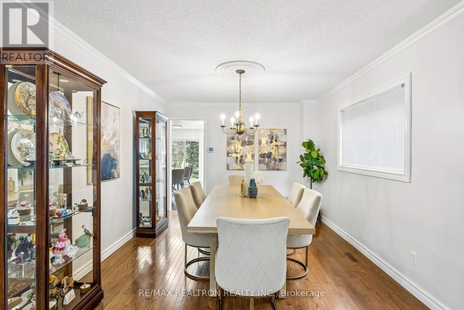 37 DUNDURN CRESCENT