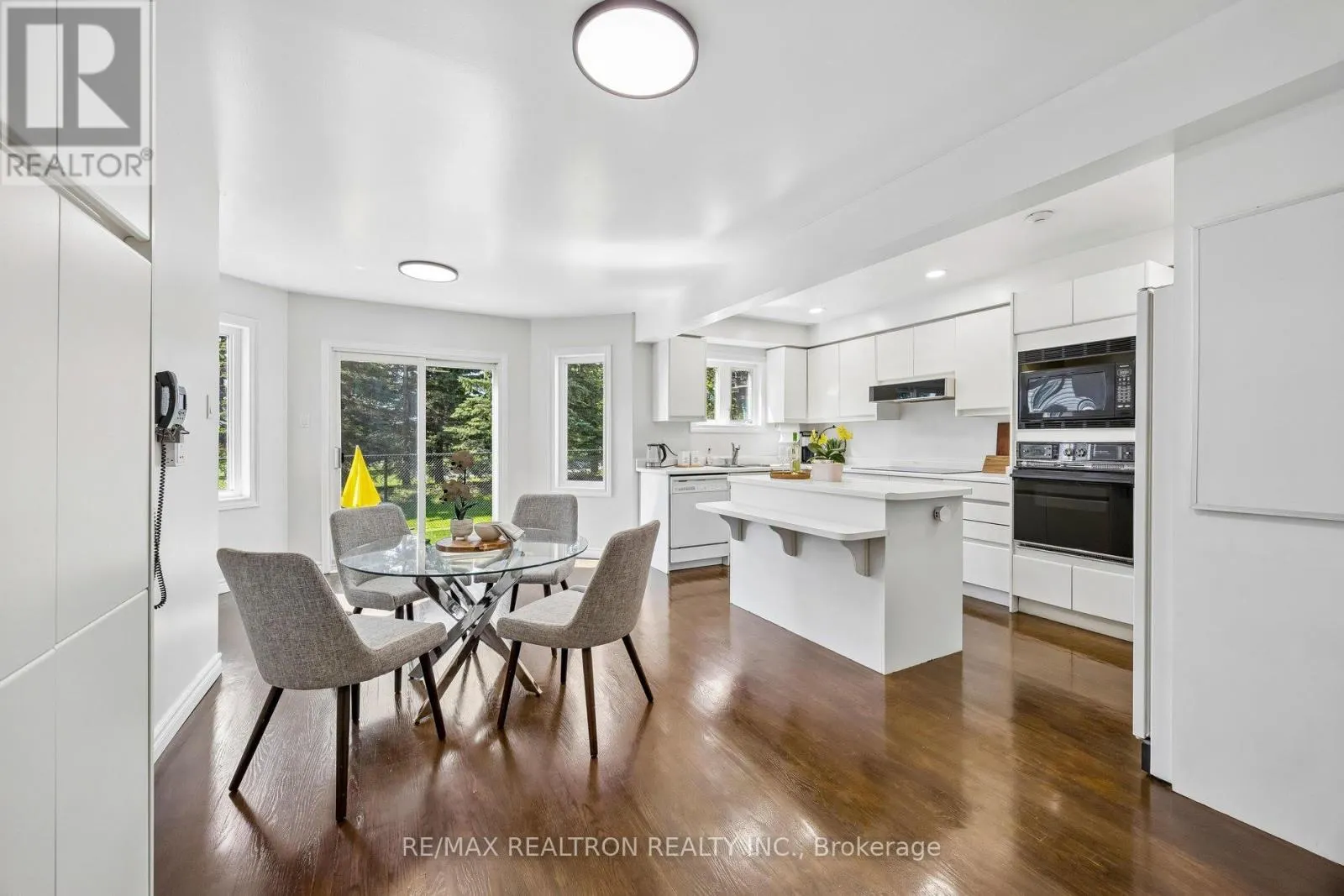 37 DUNDURN CRESCENT