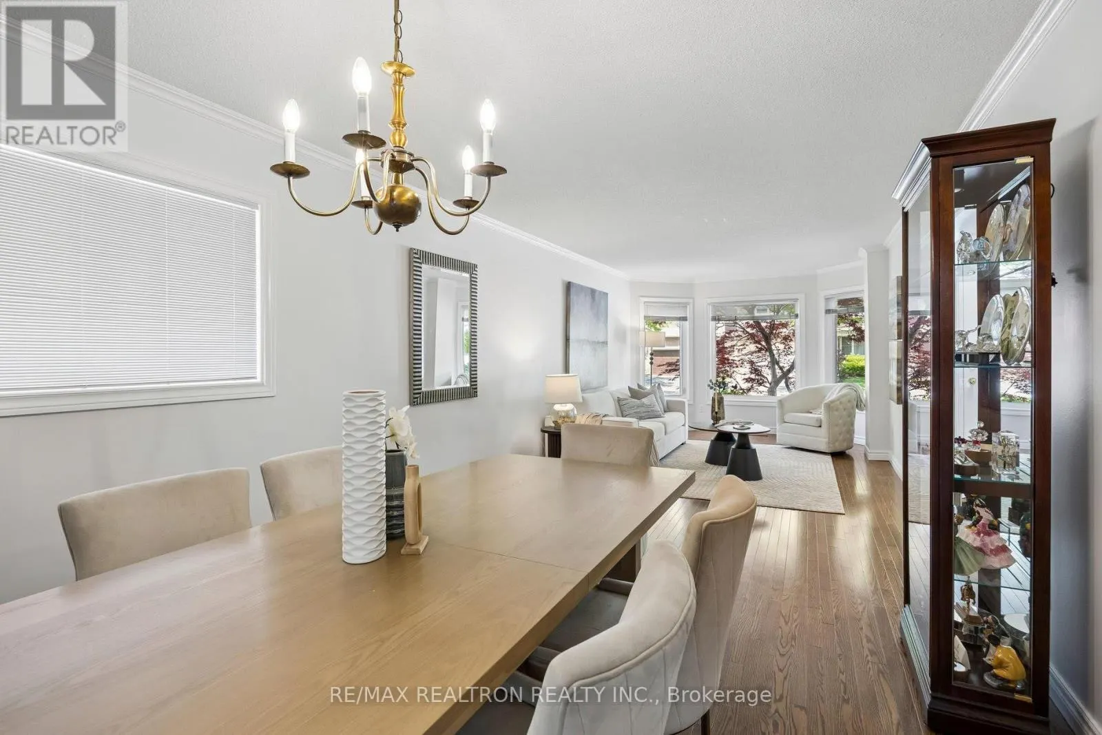 37 DUNDURN CRESCENT
