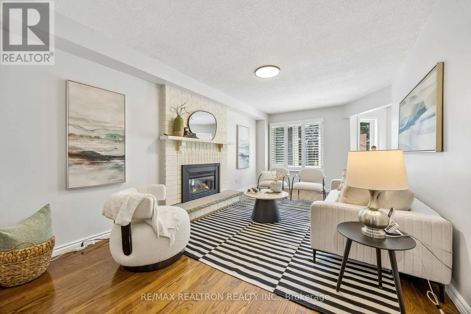 37 DUNDURN CRESCENT