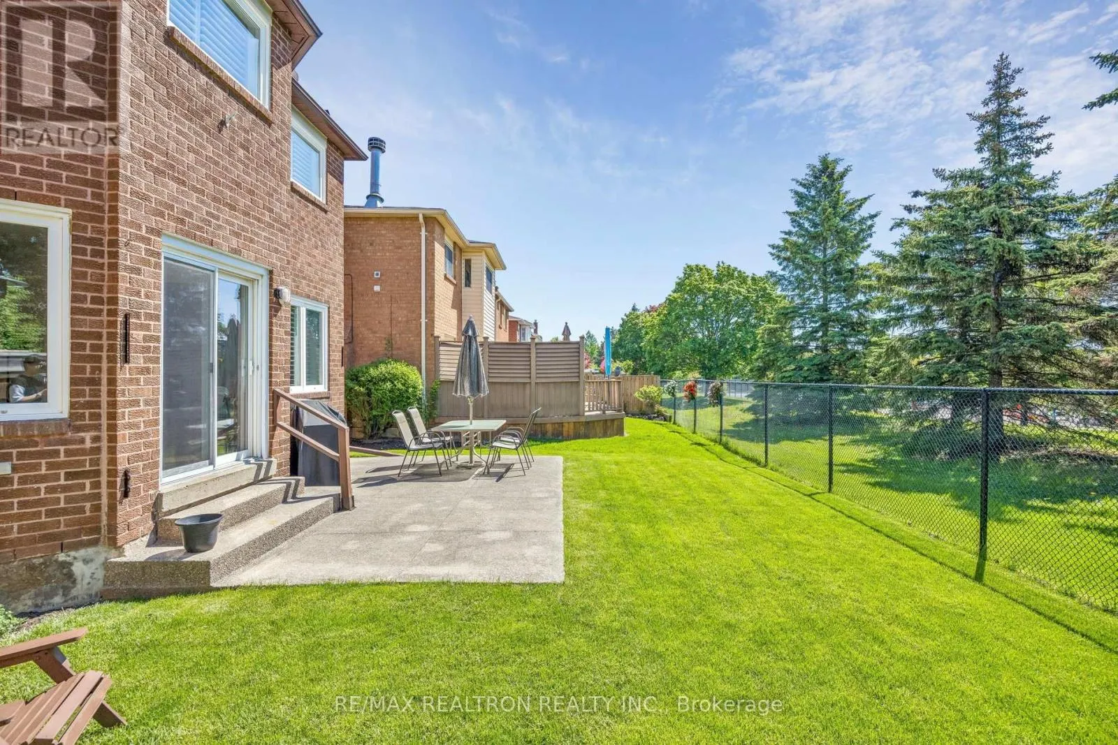 37 DUNDURN CRESCENT