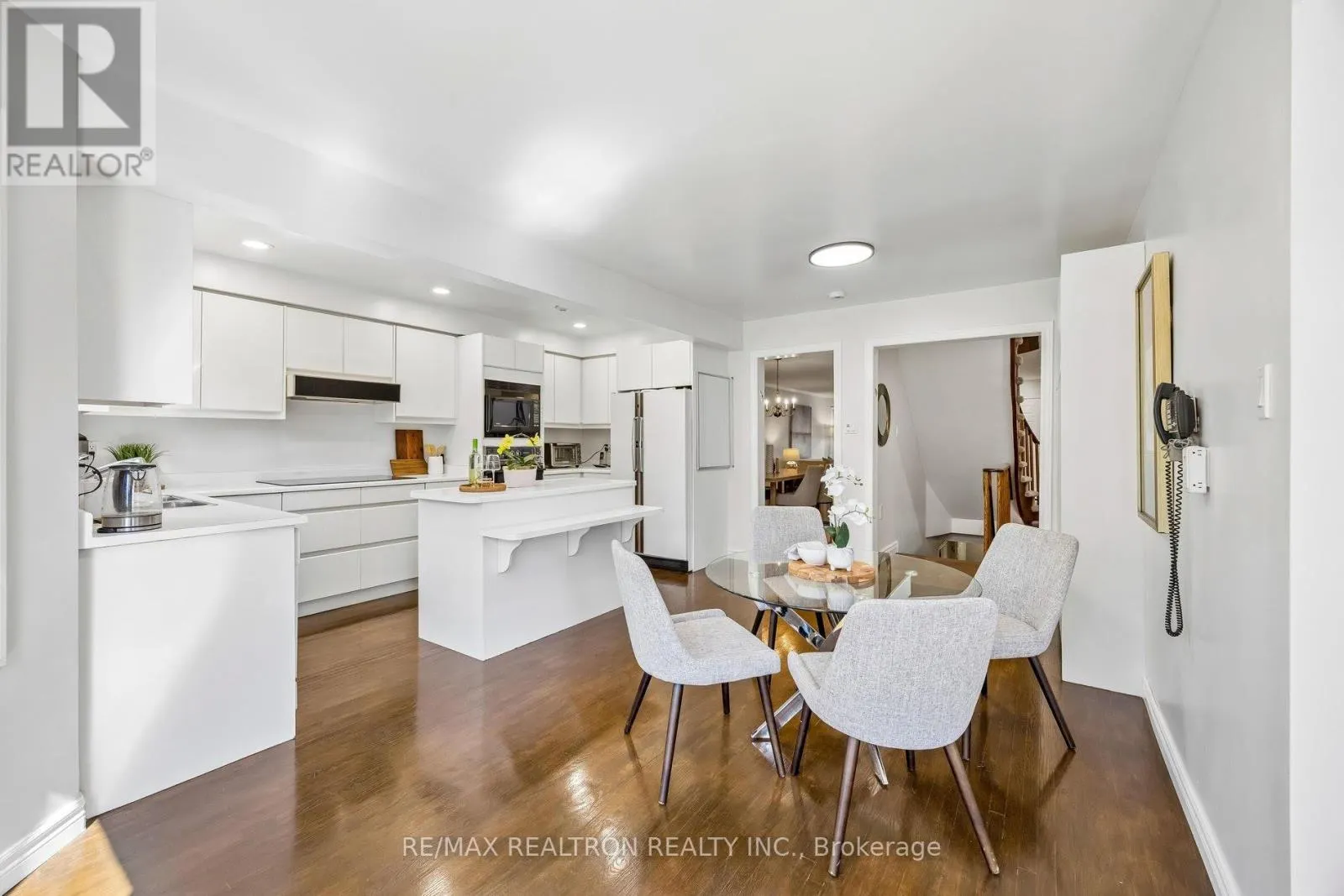 37 DUNDURN CRESCENT