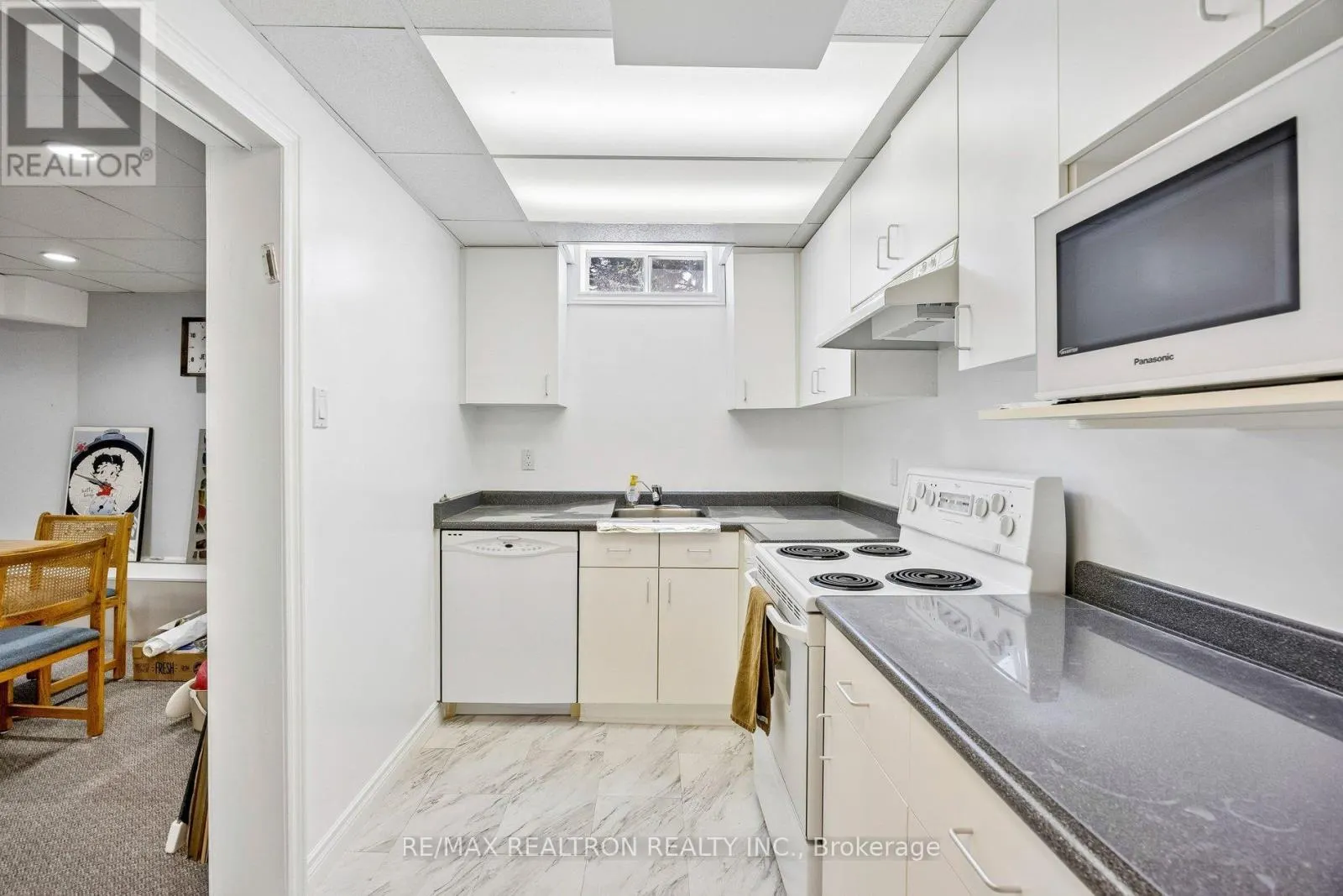 37 DUNDURN CRESCENT