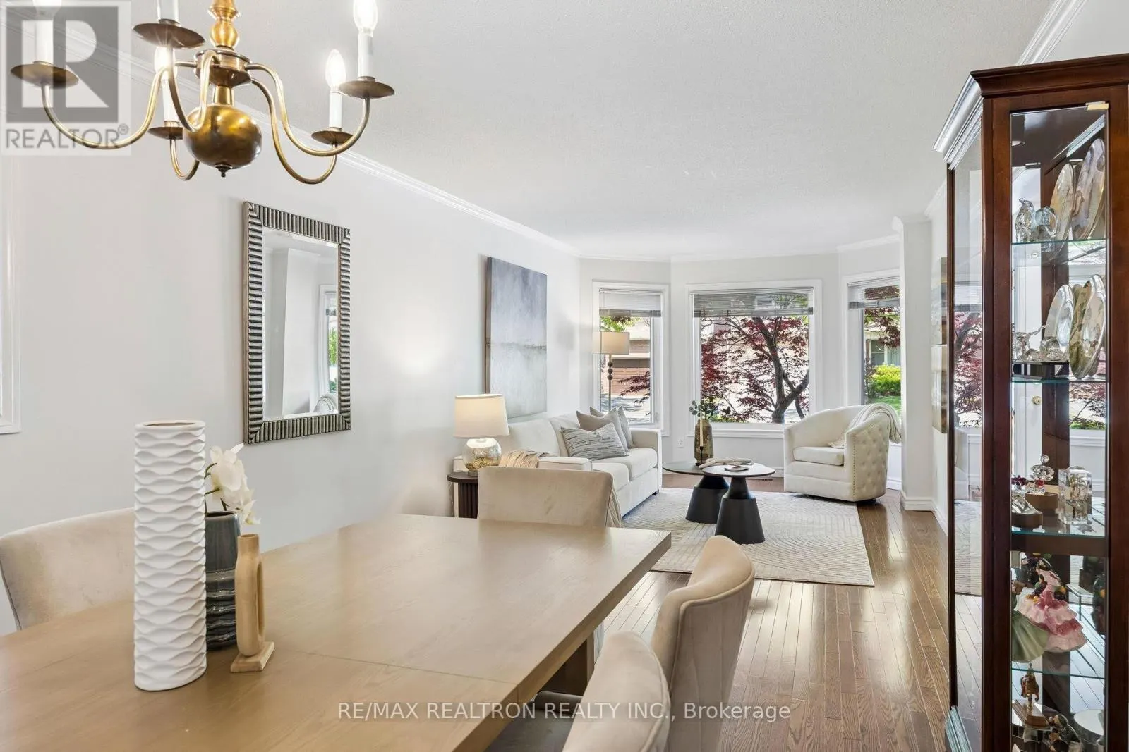 37 DUNDURN CRESCENT