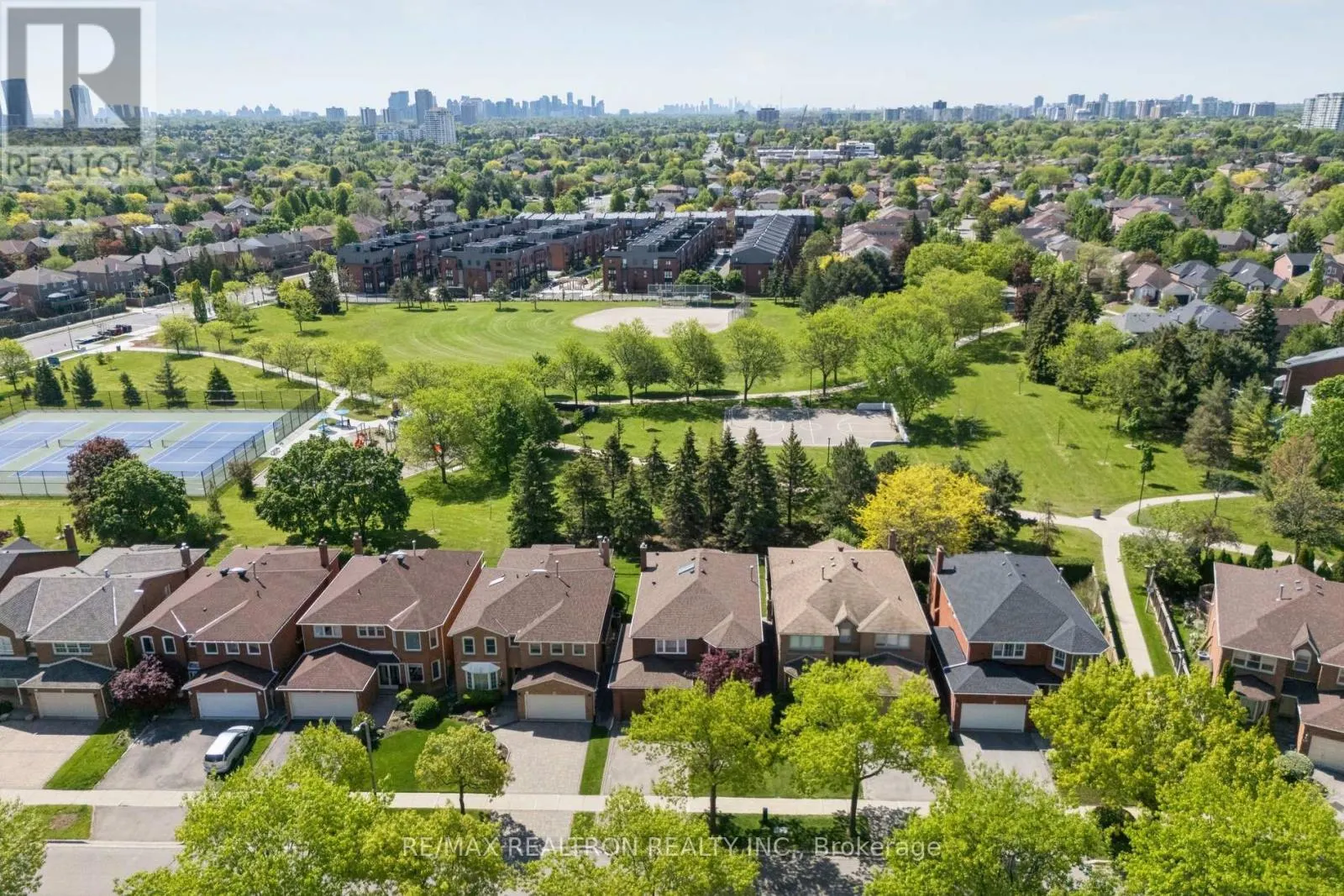 37 DUNDURN CRESCENT