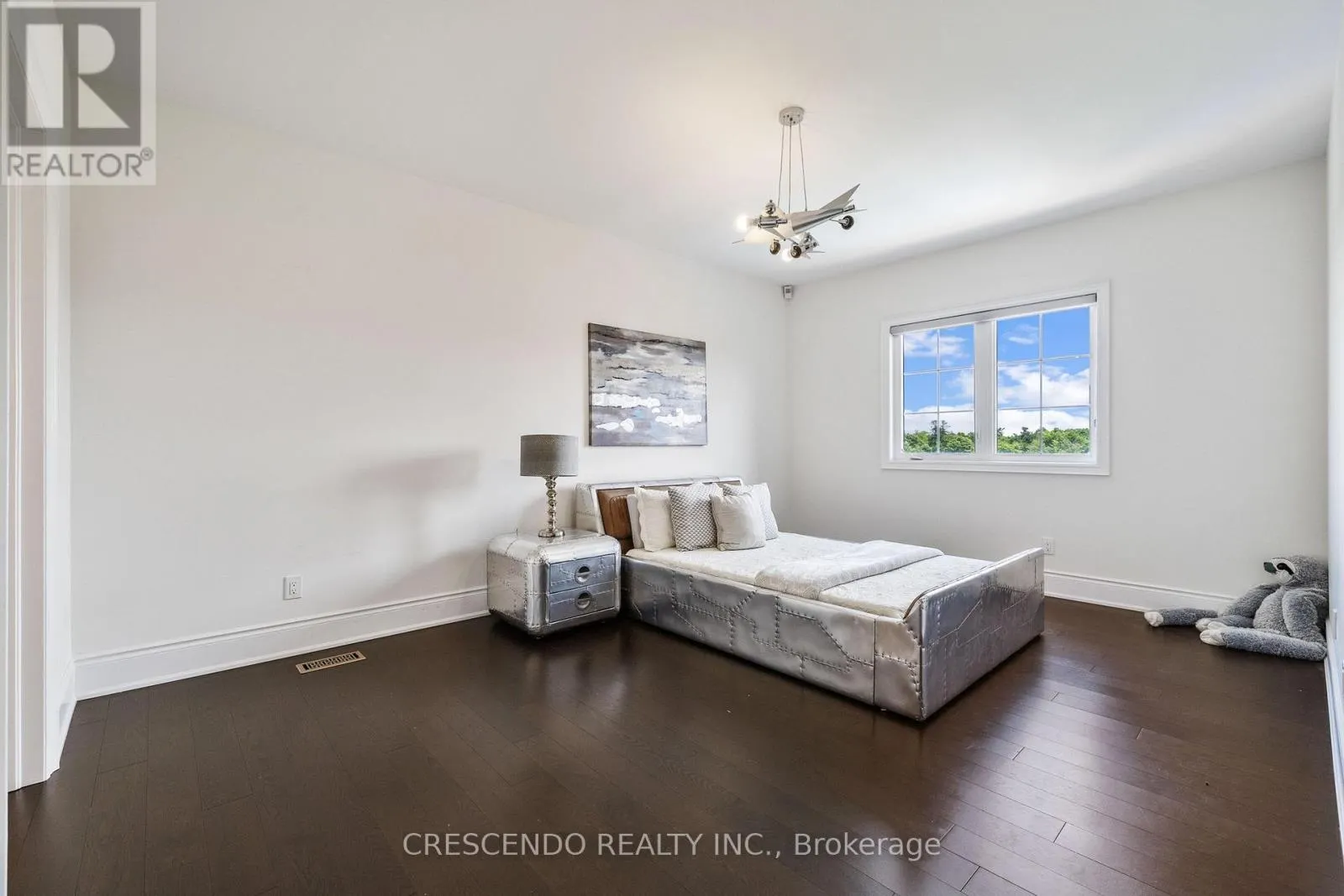 171 WOODGATE PINES DRIVE