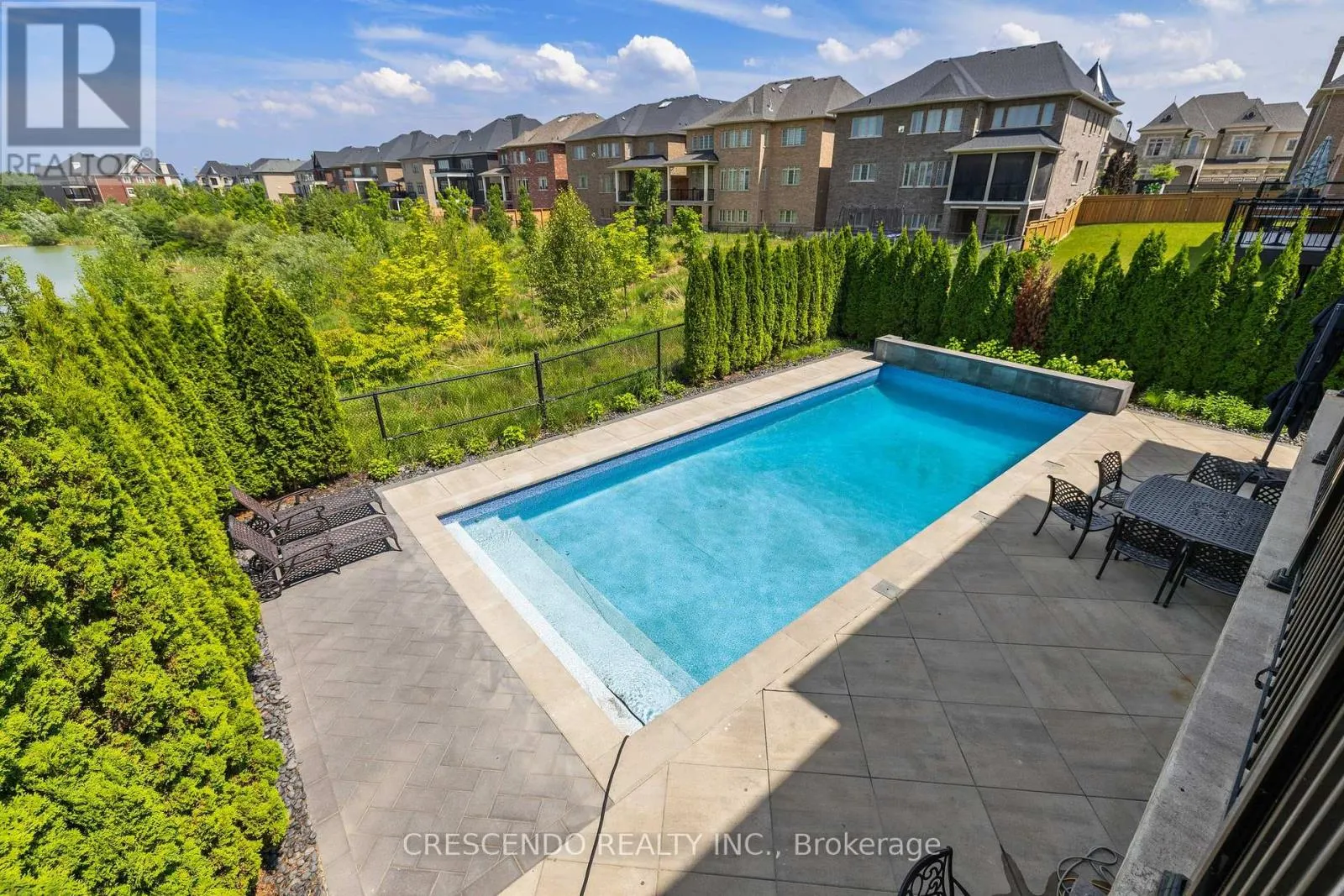 171 WOODGATE PINES DRIVE