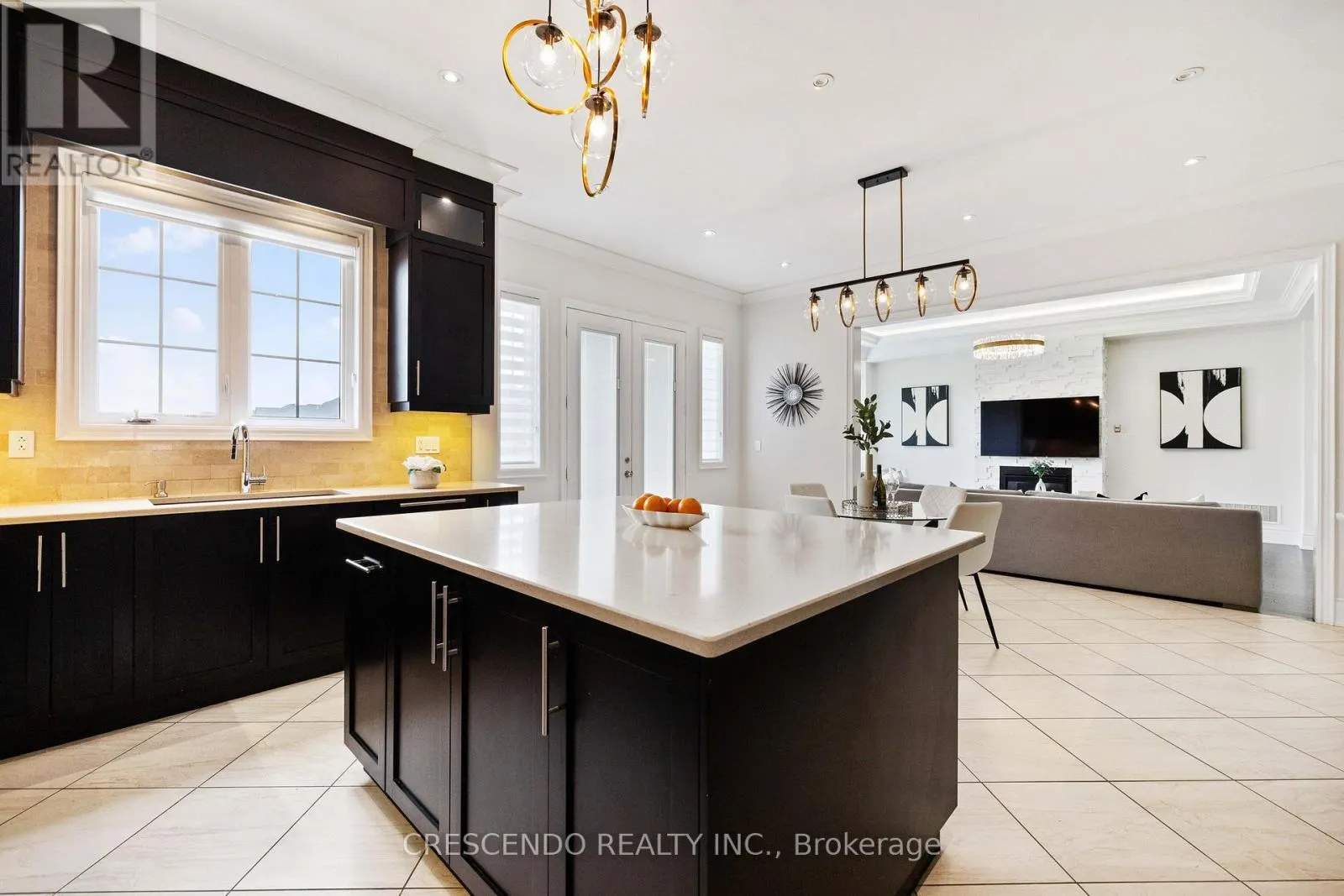 171 WOODGATE PINES DRIVE