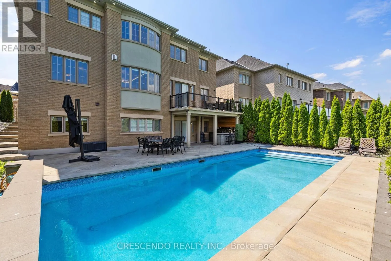 171 WOODGATE PINES DRIVE