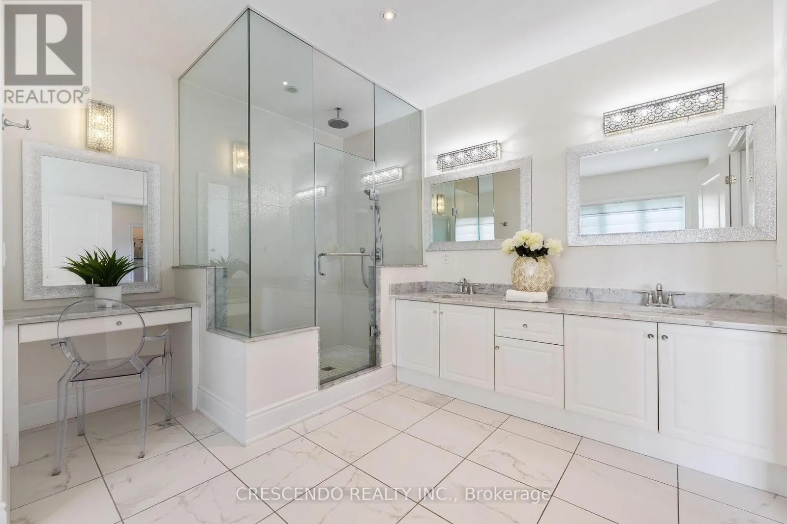 171 WOODGATE PINES DRIVE