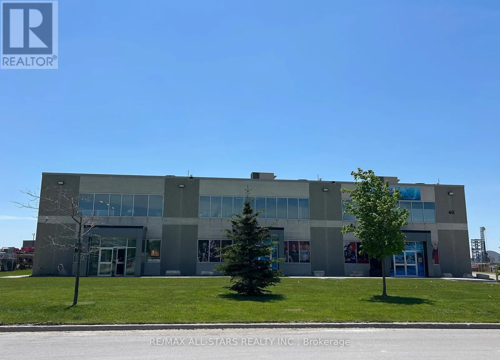 3 - 40 ANDERSON BOULEVARD