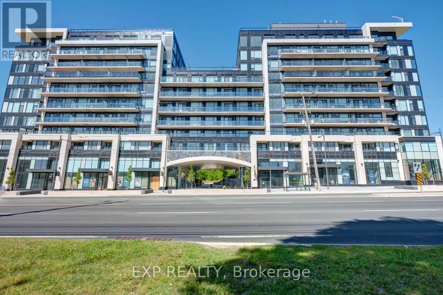 401 - 8188 YONGE STREET