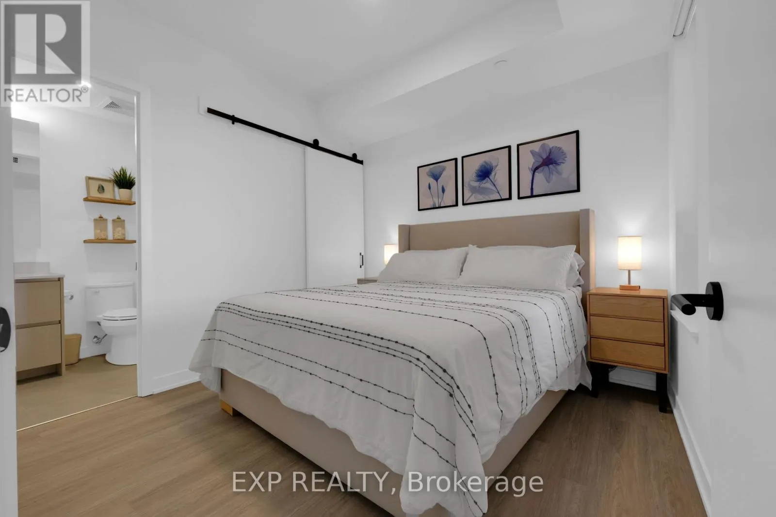 401 - 8188 YONGE STREET