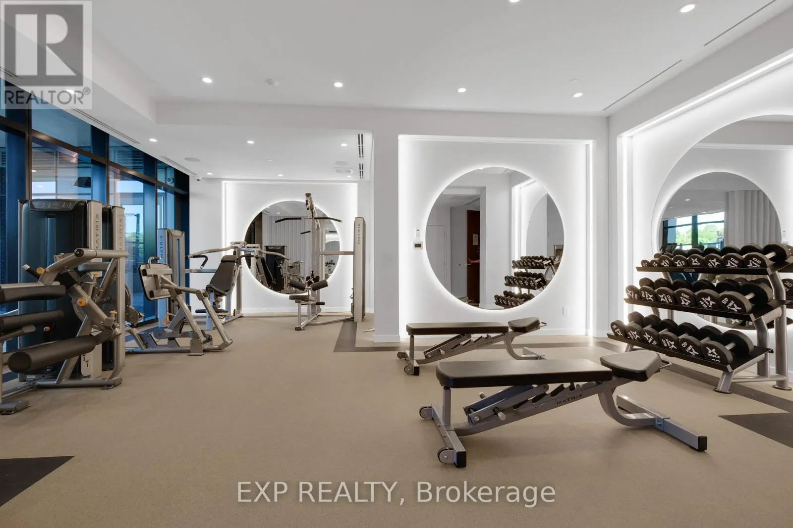 401 - 8188 YONGE STREET