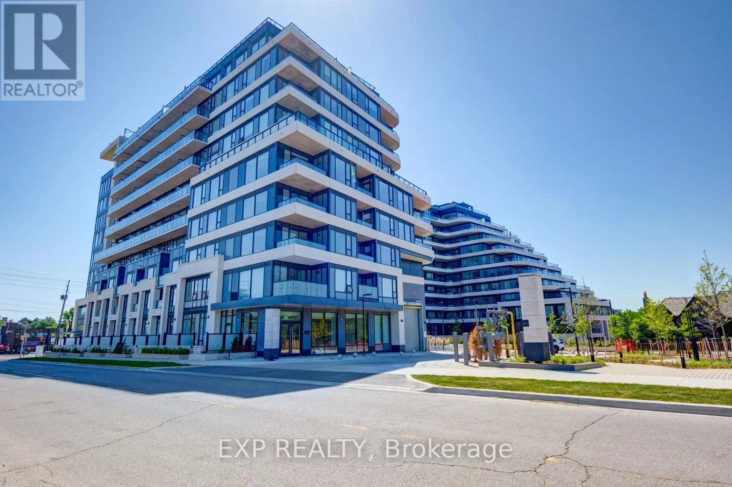 401 - 8188 YONGE STREET