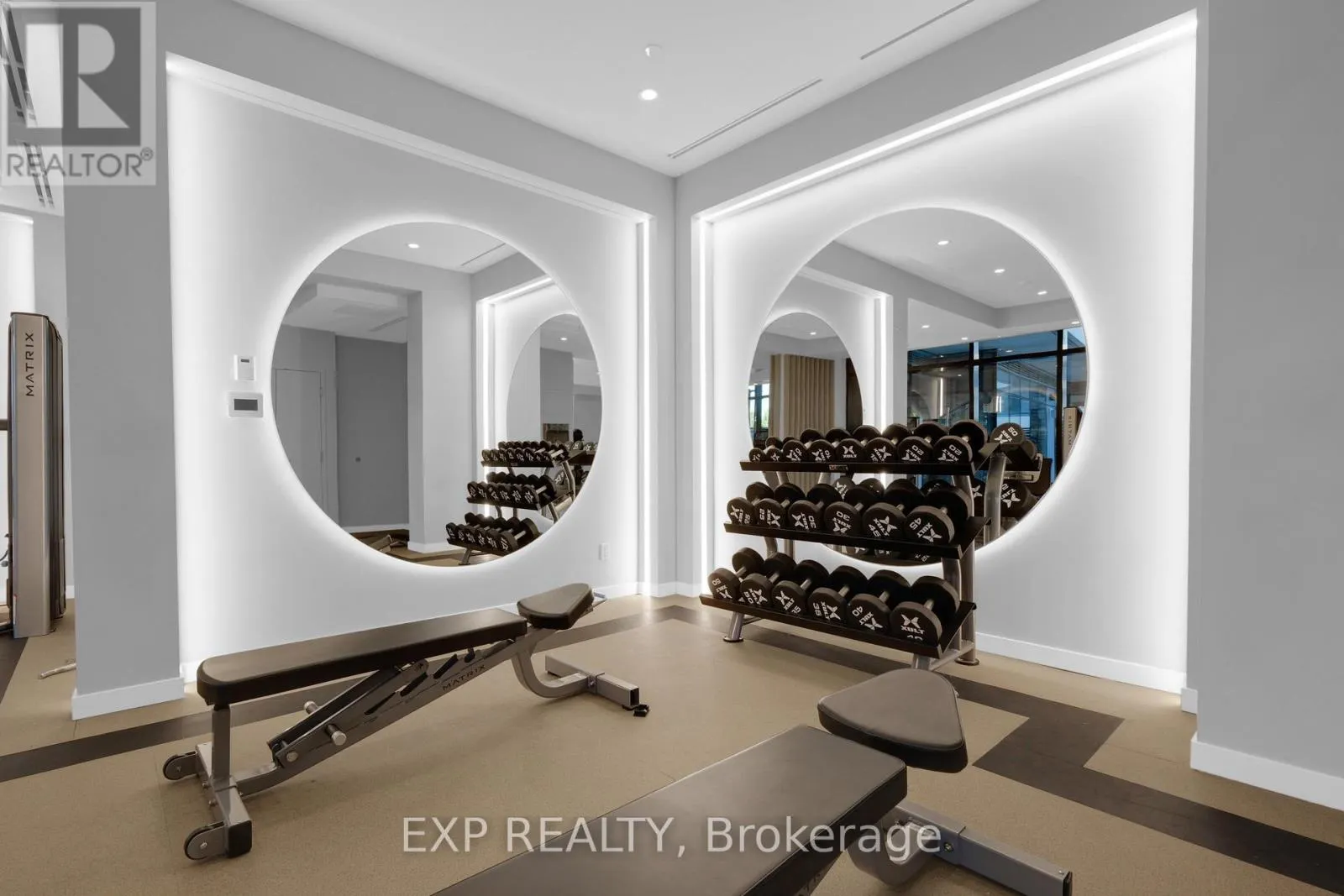 401 - 8188 YONGE STREET